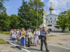 30 июля 2018 года по благословению Митрополита Псковского и Порховского Тихона состоялся традиционный ежемесячный крестный ход вокруг города Пскова.