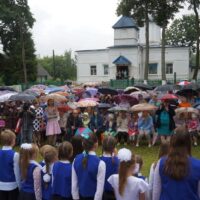 В день памяти святых Петра и Февронии Муромских в городе Дно состоялся праздничный концерт, приуроченный ко Дню семьи, любви и верности.