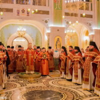 ​В ночь с 16 на 17 июля в день памяти святых Царственных страстотерпцев, по сложившейся традиции, в московском Сретенском монастыре состоялась Божественная Литургия.
