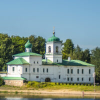 В Правительстве России прошло совещание по вопросу сохранения Мирожского и Снетогорского монастырей Псковской митрополии.