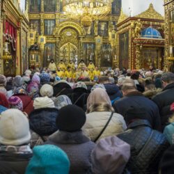 10 марта 2019 года, в Неделю сыропустную, воспоминание Адамова изгнания, митрополит Псковский и Порховский Тихон совершил Божественную Литургию в Свято-Троицком кафедральном соборе города Пскова.