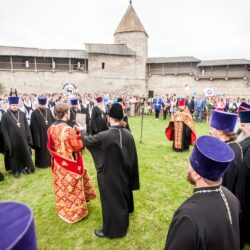 24 мая 2019 года, в день памяти святых равноапостольных Мефодия и Кирилла, учителей словенских, и празднование Дня славянской письменности и культуры, на Вечевой площади Псковского кремля прошел традиционный молебен для выпускников псковских школ.