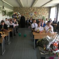 Учебный год в Порховской школе №1 начался с молитвы.