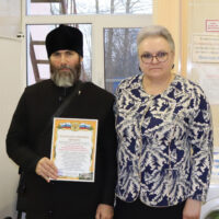 Новосельский дом-интернат для престарелых и инвалидов получил благотворительную помощь от Псковской епархии.