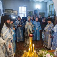 4 декабря 2019 года, в праздник Введения во храм Пресвятой Богородицы, митрополит Псковский и Порховский Тихон совершил Божественную Литургию в самой отдаленной обители епархии – Свято-Введенском женском монастыре села Владимирец.