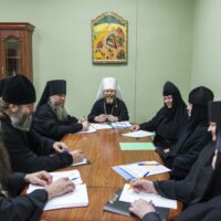 5 декабря 2019 года митрополит Псковский и Порховский Тихон провел рабочую встречу с игуменами и игумениями монастырей Псковской епархии.