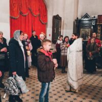 В Свято-Троицком кафедральном соборе города Пскова в ночь с 24 на 25 января 2020 года состоялась ночная литургия для молодёжи