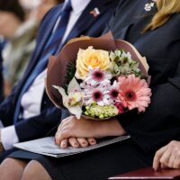 Причастные тайне жизни: Псковская епархия приняла участие в праздновании 90-летия Псковского медколледжа