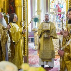 В Неделю о Страшном Суде митрополит Псковский и Порховский Тихон совершил Божественную литургию в Свято-Успенском Псково-Печерском монастыре