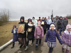 Состоялся традиционный ежемесячный крестный ход вокруг города Пскова