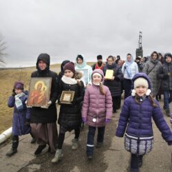 Состоялся традиционный ежемесячный крестный ход вокруг города Пскова