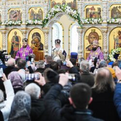 Святейший Патриарх Кирилл: Оставаться людьми в испытаниях, не забывать о тех, кому нужна помощь