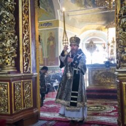 В среду первой седмицы Великого поста митрополит Псковский и Порховский Тихон совершил Божественную Литургию Преждеосвященных Даров в Свято-Троицком кафедральном соборе города Пскова