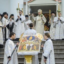 Накануне Вознесения Господня митрополит Псковский и Порховский Тихон возглавил Всенощное бдение в Псково-Печерском монастыре