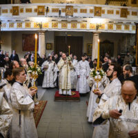 Накануне прославления иконы Матери Божией “Умиление” Псково-Печерская митрополит Псковский и Порховский Тихон возглавил всенощное бдение с акафистом Пресвятой Богородице в Псково-Печерском монастыре