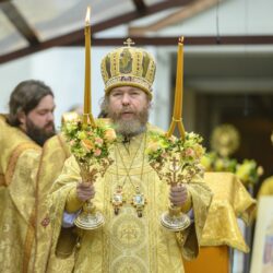 В праздник славных и всехвальных первоверховных апостолов Петра и Павла митрополит Псковский и Порховский Тихон совершил Божественную литургию в Свято-Успенском Псково-Печерском монастыре