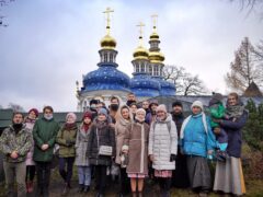 В ходе практической части обучения обучающиеся «Школы волонтеров наследия» посетили Свято-Успенский Псково-Печерский монастырь