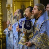 В праздник Введения во храм Пресвятой Богородицы митрополит Псковский и Порховский Тихон совершил Божественную литургию в Свято-Успенском Псково-Печерском монастыре