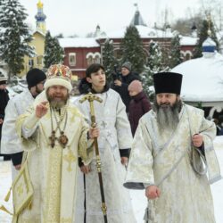 19 января 2021 года, в праздник Крещения Господня, митрополит Псковский и Порховский Тихон совершил Божественную литургию и чин Великого освящения воды в Свято-Успенском Псково-Печерском монастыре