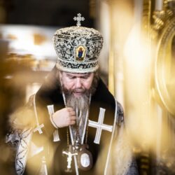 26 апреля 2021 года, в понедельник Страстной седмицы, митрополит Псковский и Порховский Тихон совершил Божественную литургию в Псково-Печерской обители