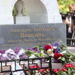 Заупокойную литию по Александру Сергеевичу Пушкину совершили в Святогорском монастыре