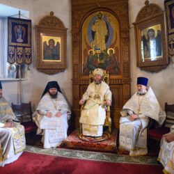 19 сентября 2021 года, в Неделю 13-ю по Пятидесятнице, воспоминание чуда Архистратига Михаила в Хонех, митрополит Псковский и Порховский Тихон совершил Божественную литургию в храме святых архангелов Михаила и Гавриила (с Городца) города Пскова