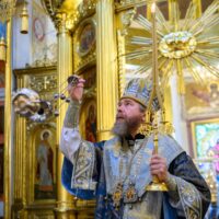 14 октября 2021 года, в празднование Покрова Пресвятой Богородицы, митрополит Псковский и Порховский Тихон совершил Божественную литургию в Свято-Успенском Псково-Печерском монастыре