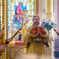 14 ноября 2021 года, в Неделю 21-ю по Пятидесятнице, митрополит Псковский и Порховский Тихон совершил Божественную литургию в Свято-Успенском Псково-Печерском монастыре