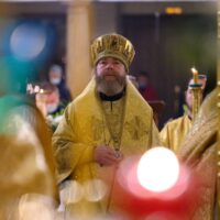 26 ноября 2021 года, в день памяти святителя Иоанна Златоустого, митрополит Псковский и Порховский Тихон совершил Божественную литургию в Псково-Печерской обители