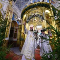 8 января 2022 года, в празднование Собора Пресвятой Богородицы, митрополит Псковский и Порховский Тихон совершил Божественную литургию в Свято-Успенском Псково-Печерском монастыре