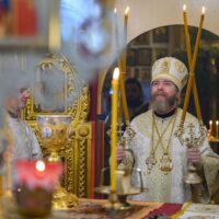 16 января 2022 года, в Неделю пред Богоявлением, митрополит Псковский и Порховский Тихон совершил Божественную литургию в Рождества Богородицы Снетогорском монастыре