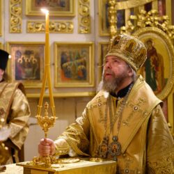 12 февраля 2022 года, в празднование Собора святых Вселенских учителей и святителей Василия Великого, Григория Богослова и Иоанна Златоустого, митрополит Псковский и Порховский Тихон совершил Божественную литургию в Свято-Успенском Псково-Печерском монастыре