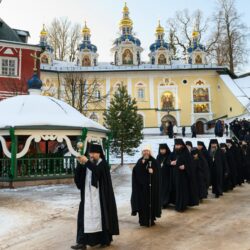 15 февраля 2022 года, в празднование Сретения Господа Бога и Спаса нашего Иисуса Христа, митрополит Псковский и Порховский Тихон совершил Божественную литургию в Сретенском храме Псково-Печерской обители