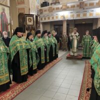2 февраля 2022 года, накануне дня памяти преподобного Максима Грека, митрополит Тихон возглавил полиелейное богослужение в Псково-Печерской обители