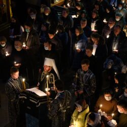 7 марта 2022 года, в понедельник первой седмицы Великого поста митрополит Псковский и Порховский Тихон совершил чтение покаянного канона святого Андрея Критского в Псково-Печерском монастыре