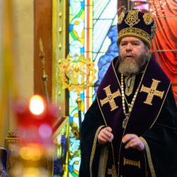 12 марта 2022 года, в субботу первой седмицы Великого поста, празднование первого и второго обретения главы Иоанна Предтечи, митрополит Псковский и Порховский Тихон совершил Божественную литургию в Михайловском соборе Псково-Печерской обители