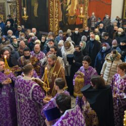 В Неделю Торжества Православия митрополит Тихон совершил Литургию в Свято-Троицком кафедральном соборе