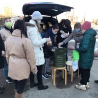 Студенты направления “Теология” ПсковГУ приняли участие в раздаче горячего питания нуждающимся