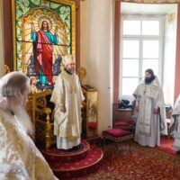 23 апреля 2022 года, в день преблагословенной субботы, митрополит Псковский и Порховский Тихон совершил Божественную литургию в Свято-Успенском Псково-Печерском монастыре
