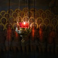 21 марта 2022 года, накануне дня памяти святых Севастийских мучеников, митрополит Тихон возглавил вечернее богослужение в Михайловском соборе Псково-Печерской обители
