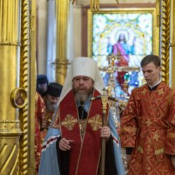 2 мая 2022 года, накануне Радоницы, митрополит Псковский и Порховский Тихон возглавил вечернее заупокойное богослужение в Михайловском соборе Псково-Печерского монастыря