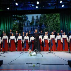 На одном дыхании: в Пскове прошел концерт хорового коллектива Псково-Печерского монастыря