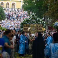 27 августа 2022 года, накануне Успения Пресвятой Богородицы, в Псково-Печерском монастыре было совершено торжественное всенощное бдение