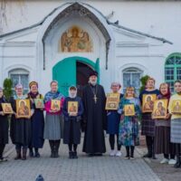 В храме святых Архангелов Михаила и Гавриила г. Пскова состоялась встреча иконописцев