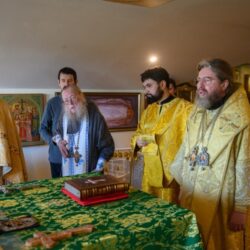 Митрополит Псковский и Порховский Тихон совершил Божественную литургию в деревне Вехно