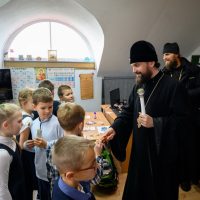 Митрополит Арсений посетил церковно-приходскую школу поселка Ветвеник