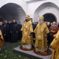 Митрополит Арсений совершил Литургию в Свято-Успенском Святогорском монастыре Великолукской епархии