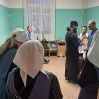 Настоятель Старовознесенского храма города Пскова иерей Олег Иванов посетил военный госпиталь