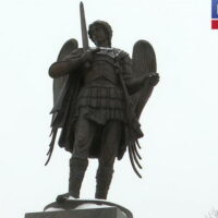В эфире ГТРК «Псков» рассказали об открытии памятника Архангелу Михаилу на главной площади города Печоры