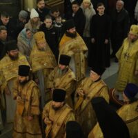 Божественную Литургию в Псково-Печерском монастыре совершил митрополит Симферопольский и Крымский Тихон